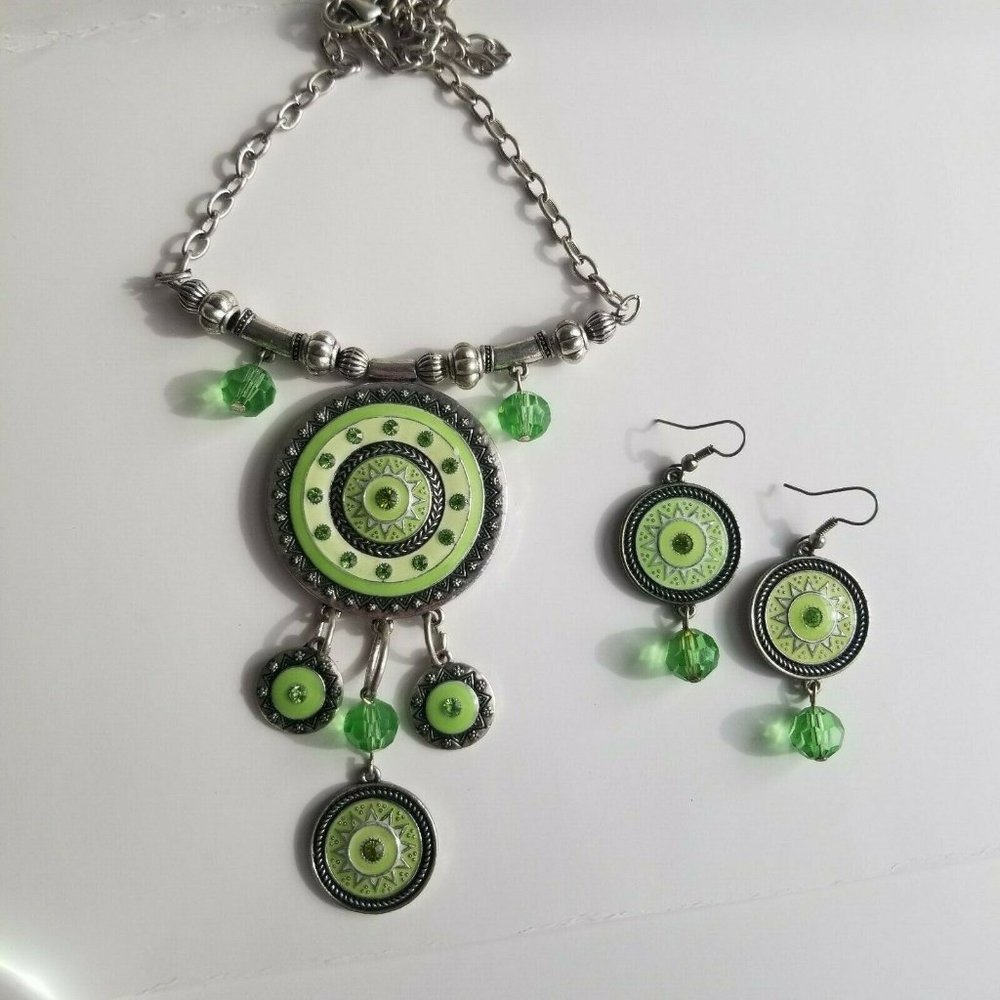 Boho Fashion Green Medallion Pendant Necklace